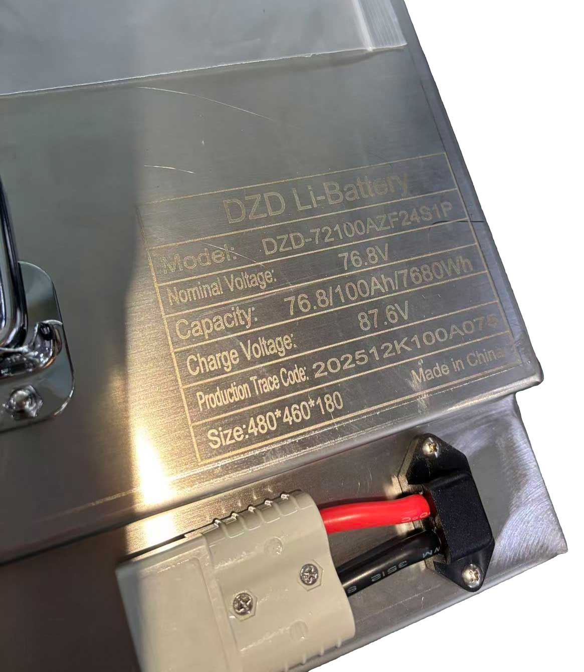 72V80Ah (nominal 76,8V)  Li-Ionen LiFeP04 Akku  DZD-7280AZF24S1P mit Ladegerät 15Ah